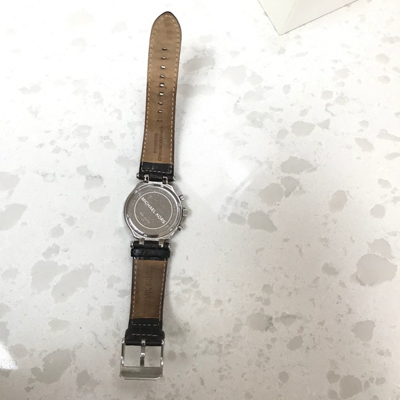 Michael Kors Watch Brown Crocodile Embossed Strap - Picture 4 of 5